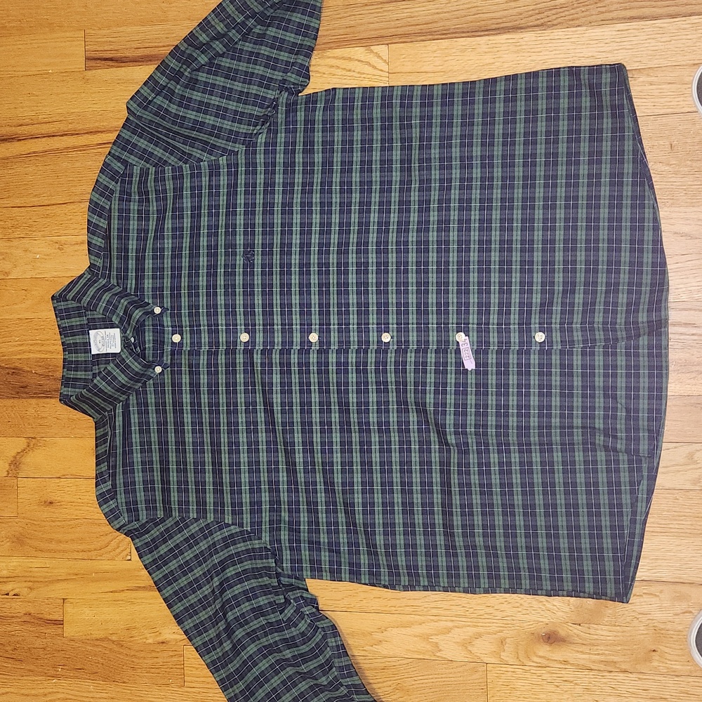 Brooks Brothers XL non-iron stretch 95%cotton 5%spandex regular fit button-down.